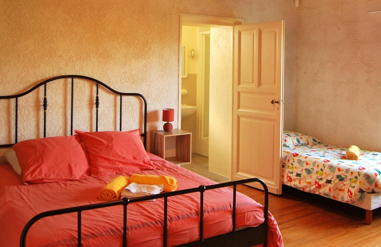 Logis De Chenac - Chambres Et Table D'Hotes Chenac Saint Seurin d'Uzet Esterno foto